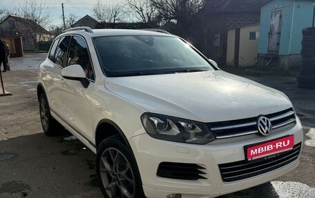 Volkswagen Touareg III, 2010 год, 2 400 000 рублей, 2 фотография