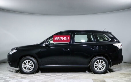 Mitsubishi Outlander III рестайлинг 3, 2013 год, 1 689 350 рублей, 8 фотография