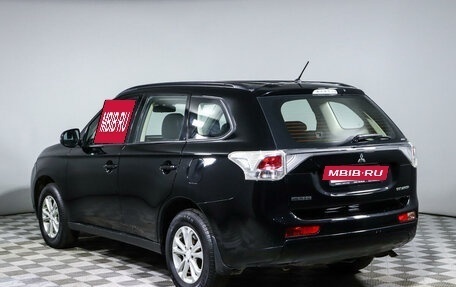 Mitsubishi Outlander III рестайлинг 3, 2013 год, 1 689 350 рублей, 7 фотография