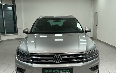 Volkswagen Tiguan II, 2017 год, 2 735 000 рублей, 2 фотография