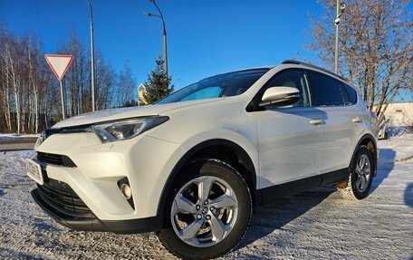 Toyota RAV4, 2015 год, 2 300 000 рублей, 3 фотография