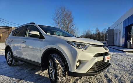 Toyota RAV4, 2015 год, 2 300 000 рублей, 12 фотография