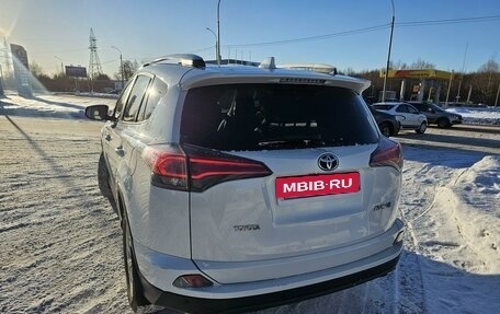 Toyota RAV4, 2015 год, 2 300 000 рублей, 6 фотография