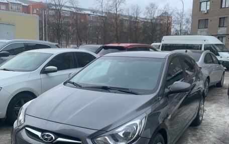 Hyundai Solaris II рестайлинг, 2012 год, 1 100 000 рублей, 2 фотография