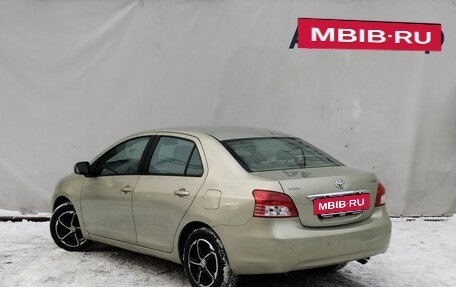 Toyota Yaris III рестайлинг, 2006 год, 640 000 рублей, 7 фотография