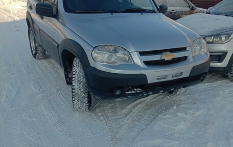 Chevrolet Niva I рестайлинг, 2013 год, 450 000 рублей, 7 фотография