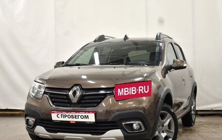 Renault Sandero II рестайлинг, 2021 год, 1 550 000 рублей, 1 фотография