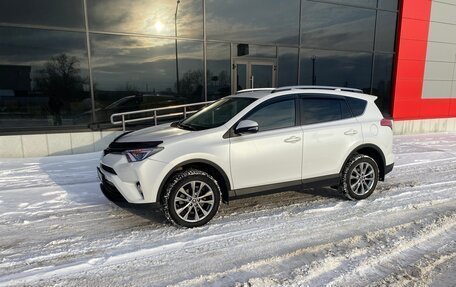 Toyota RAV4, 2018 год, 2 420 000 рублей, 9 фотография