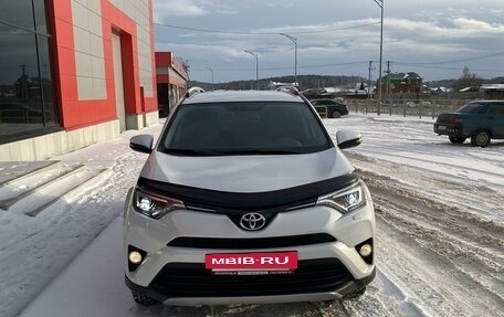 Toyota RAV4, 2018 год, 2 420 000 рублей, 2 фотография