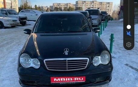 Mercedes-Benz C-Класс, 2005 год, 600 000 рублей, 1 фотография