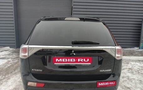 Mitsubishi Outlander III рестайлинг 3, 2012 год, 1 354 000 рублей, 6 фотография