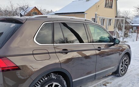 Volkswagen Tiguan II, 2018 год, 2 800 000 рублей, 1 фотография