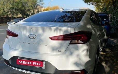 Hyundai Avante, 2019 год, 1 250 000 рублей, 2 фотография