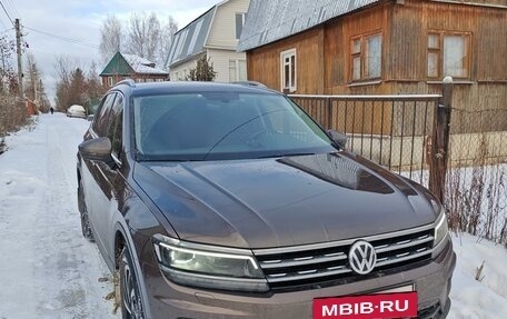 Volkswagen Tiguan II, 2018 год, 2 800 000 рублей, 3 фотография