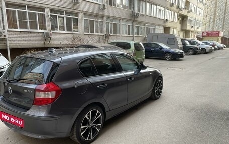 BMW 1 серия, 2006 год, 825 000 рублей, 3 фотография