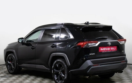 Toyota RAV4, 2021 год, 3 795 000 рублей, 7 фотография