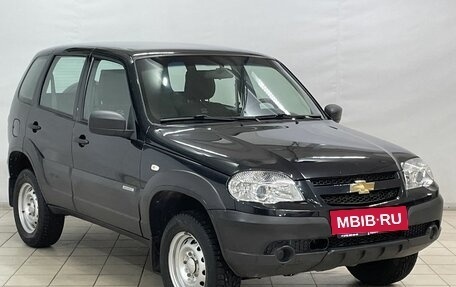 Chevrolet Niva I рестайлинг, 2018 год, 990 000 рублей, 2 фотография