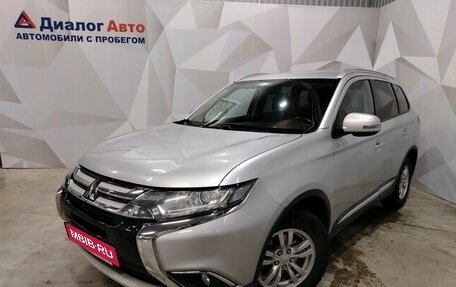 Mitsubishi Outlander III рестайлинг 3, 2017 год, 1 900 000 рублей, 1 фотография