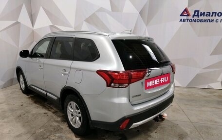 Mitsubishi Outlander III рестайлинг 3, 2017 год, 1 900 000 рублей, 6 фотография