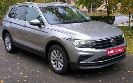 Volkswagen Tiguan II, 2021 год, 3 505 000 рублей, 10 фотография