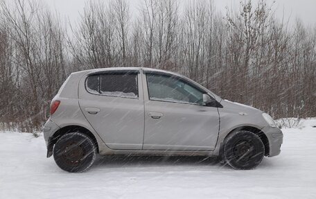 Toyota Yaris I рестайлинг, 2003 год, 299 000 рублей, 6 фотография