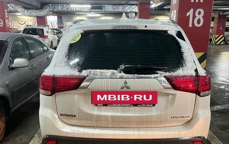 Mitsubishi Outlander III рестайлинг 3, 2017 год, 2 050 000 рублей, 3 фотография