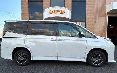 Toyota Voxy, 2022 год, 4 780 000 рублей, 4 фотография