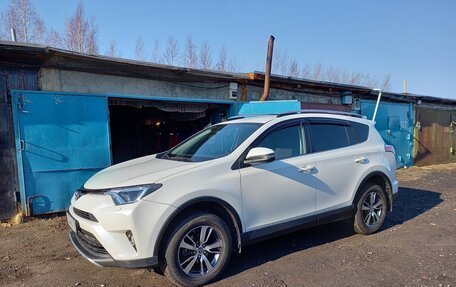 Toyota RAV4, 2016 год, 2 780 000 рублей, 10 фотография