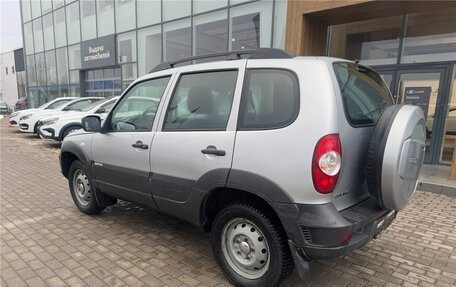 Chevrolet Niva I рестайлинг, 2017 год, 799 000 рублей, 7 фотография