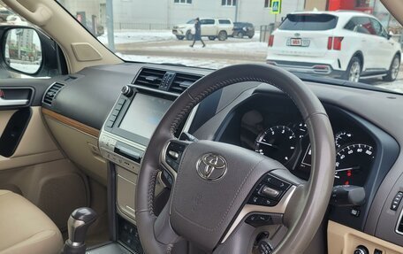 Toyota Land Cruiser Prado 150 рестайлинг 2, 2017 год, 4 590 000 рублей, 10 фотография