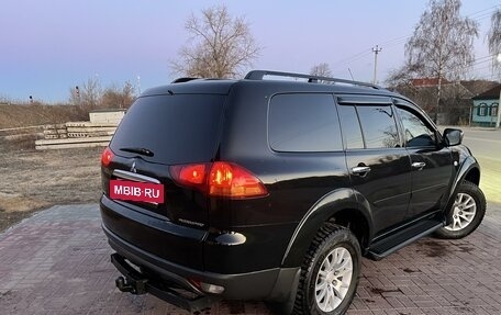 Mitsubishi Pajero Sport II рестайлинг, 2013 год, 2 200 000 рублей, 3 фотография