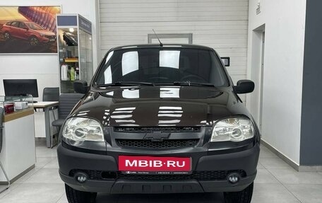 Chevrolet Niva I рестайлинг, 2010 год, 657 900 рублей, 2 фотография