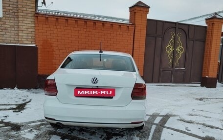 Volkswagen Polo VI (EU Market), 2018 год, 940 000 рублей, 2 фотография