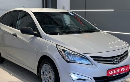 Hyundai Solaris II рестайлинг, 2015 год, 785 990 рублей, 1 фотография