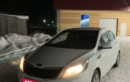 KIA Rio III рестайлинг, 2011 год, 596 000 рублей, 2 фотография