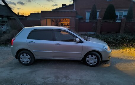 Toyota Corolla, 2004 год, 750 000 рублей, 2 фотография