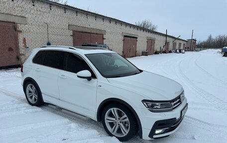 Volkswagen Tiguan II, 2018 год, 3 700 000 рублей, 4 фотография