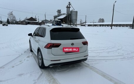 Volkswagen Tiguan II, 2018 год, 3 700 000 рублей, 3 фотография