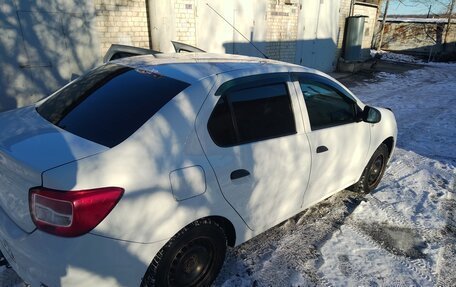 Renault Logan II, 2018 год, 625 000 рублей, 3 фотография