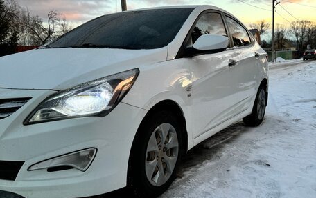 Hyundai Solaris II рестайлинг, 2015 год, 848 000 рублей, 3 фотография