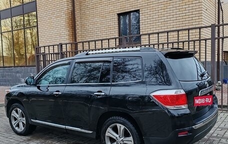 Toyota Highlander III, 2010 год, 2 300 000 рублей, 3 фотография