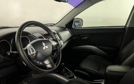 Mitsubishi Outlander III рестайлинг 3, 2012 год, 1 300 000 рублей, 13 фотография