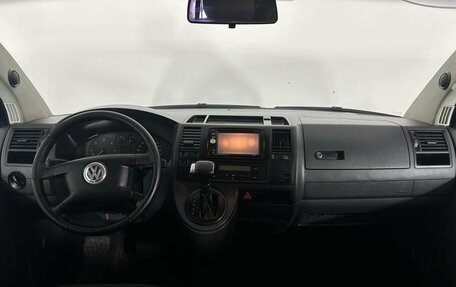 Volkswagen Caravelle T5, 2006 год, 1 250 000 рублей, 7 фотография