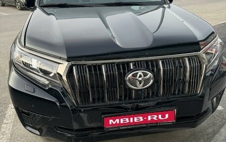 Toyota Land Cruiser Prado 150 рестайлинг 2, 2021 год, 7 390 000 рублей, 1 фотография