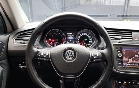 Volkswagen Tiguan II, 2020 год, 2 762 500 рублей, 13 фотография