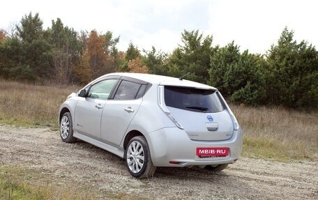 Nissan Leaf I, 2013 год, 890 000 рублей, 3 фотография