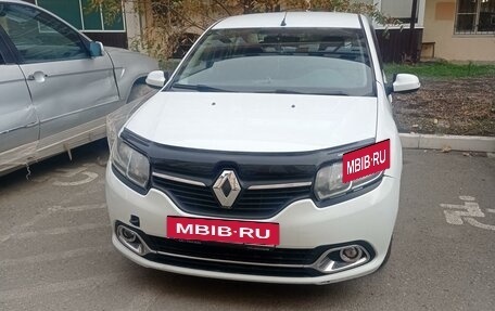 Renault Logan II, 2015 год, 850 000 рублей, 4 фотография