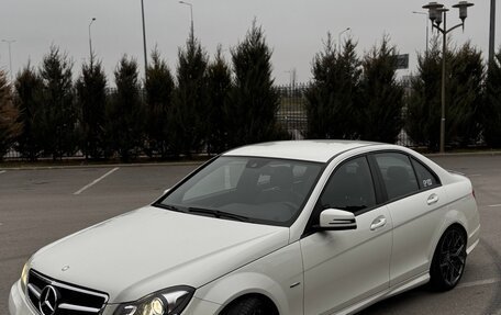 Mercedes-Benz C-Класс, 2011 год, 1 860 000 рублей, 2 фотография