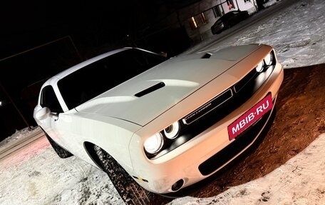 Dodge Challenger III рестайлинг 2, 2019 год, 3 865 000 рублей, 2 фотография