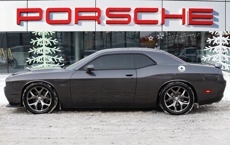 Dodge Challenger III рестайлинг 2, 2016 год, 4 990 000 рублей, 8 фотография